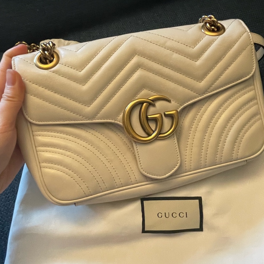 *sold*100% Authentic Gucci Marmont Small shoulder bag White